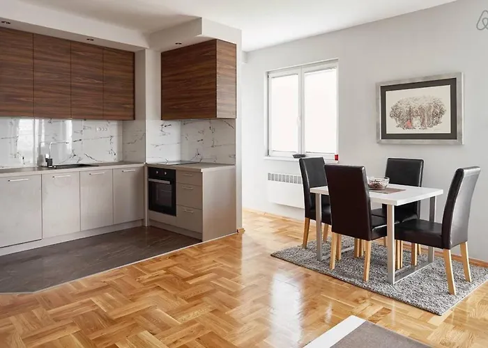 Apartment Bright Near Center